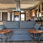 Villa Camellia