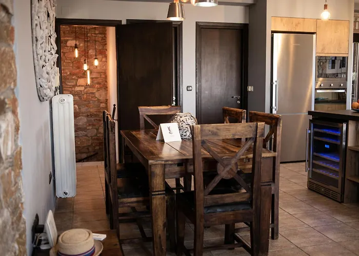 Camellia Villa Liaropá