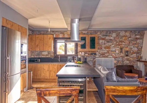 Camellia Villa Liaropá